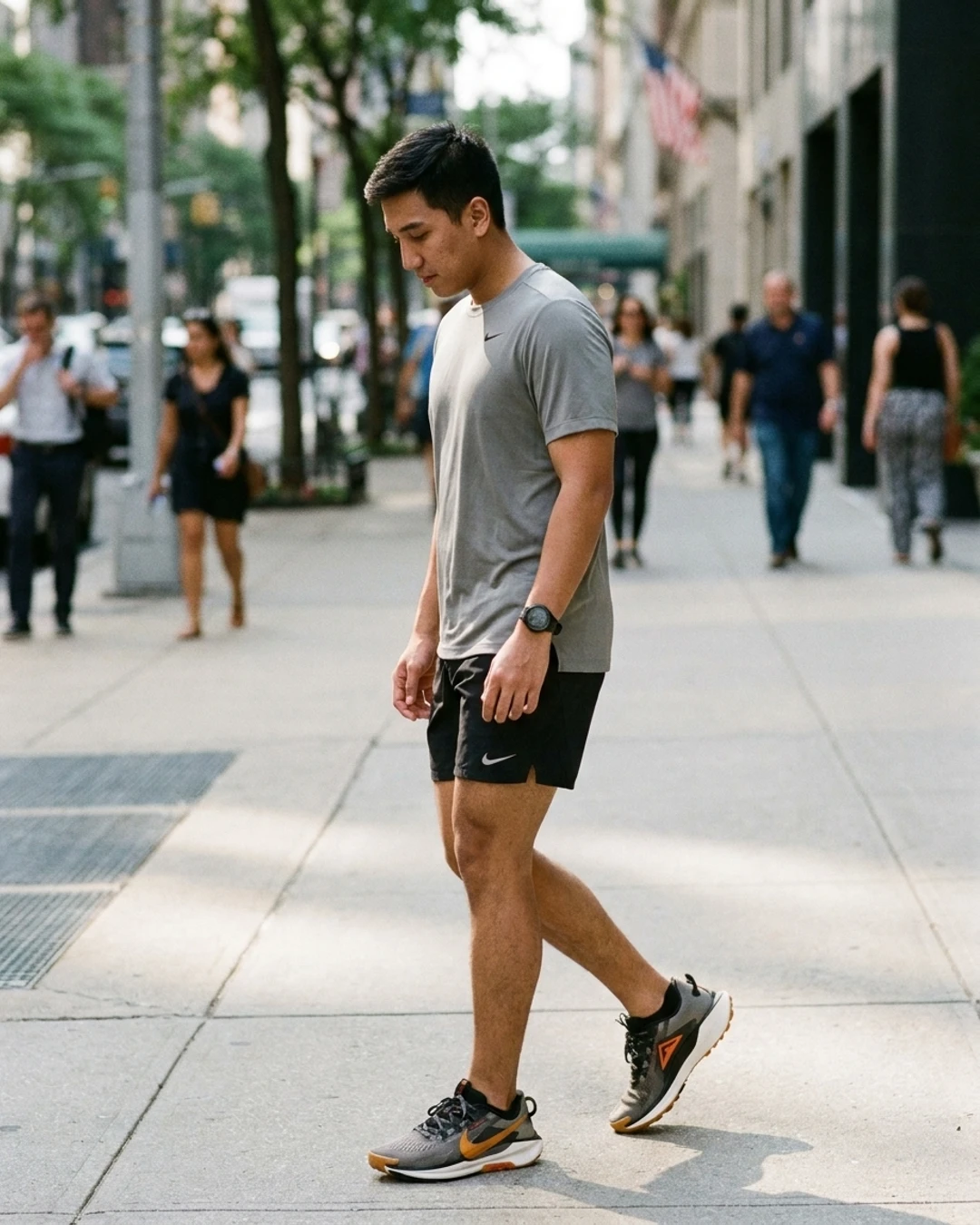 Siap jalan dengan gaya sporty yang simpel 👟

Look ini memadukan Nike Dri-FIT Training T-Shirt warna Light Army dengan Garmin Forerunner 165 Black/Slate di pergelangan tangan.

Dilengkapi Nike Pegasus Trail 5 warna hitam dengan aksen oranye dan putih—pas untuk melengkapi tampilan aktif saat melangkah di suasana kota 🏙️

Cek produknya lewat link di bio.

#NikeRunning #GarminForerunner165 #PegasusTrail5 #OutfitSporty #RunningGear #Activewear #GayaSporty #FashionPria