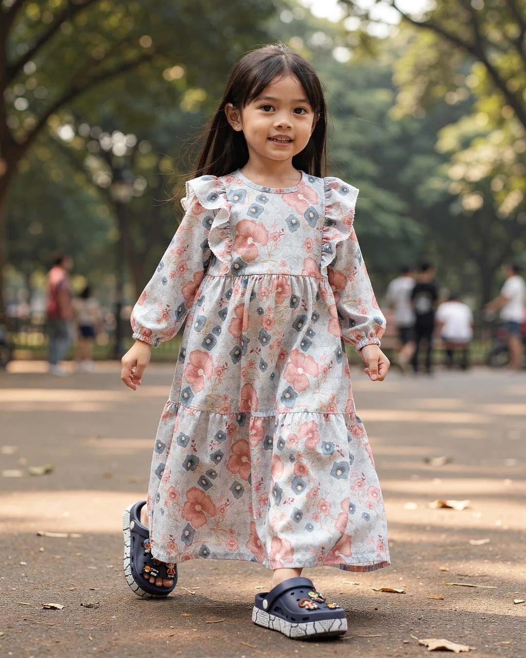 jalan sore jadi makin seru pas lihat rok bunganya ikut bergerak tiap langkah 馃尭
aku suka banget sama warna pastel dan detail ruffle di lengannya, terus sandal navy-nya bikin look ini makin playful. menurut kalian lebih gemas dress-nya atau sandalnya?
dress bunganya aku taruh di link bio ya
#DressAnak #DressBunga #SandalAnak #GayaAnak #OutfitAnak #FashionAnak #InspirasiOutfit